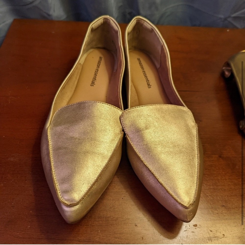 Women’s Gold Flats